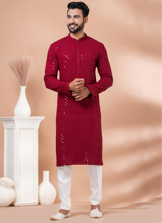 Red Light Embellished Kurta Pyjama (kopie)